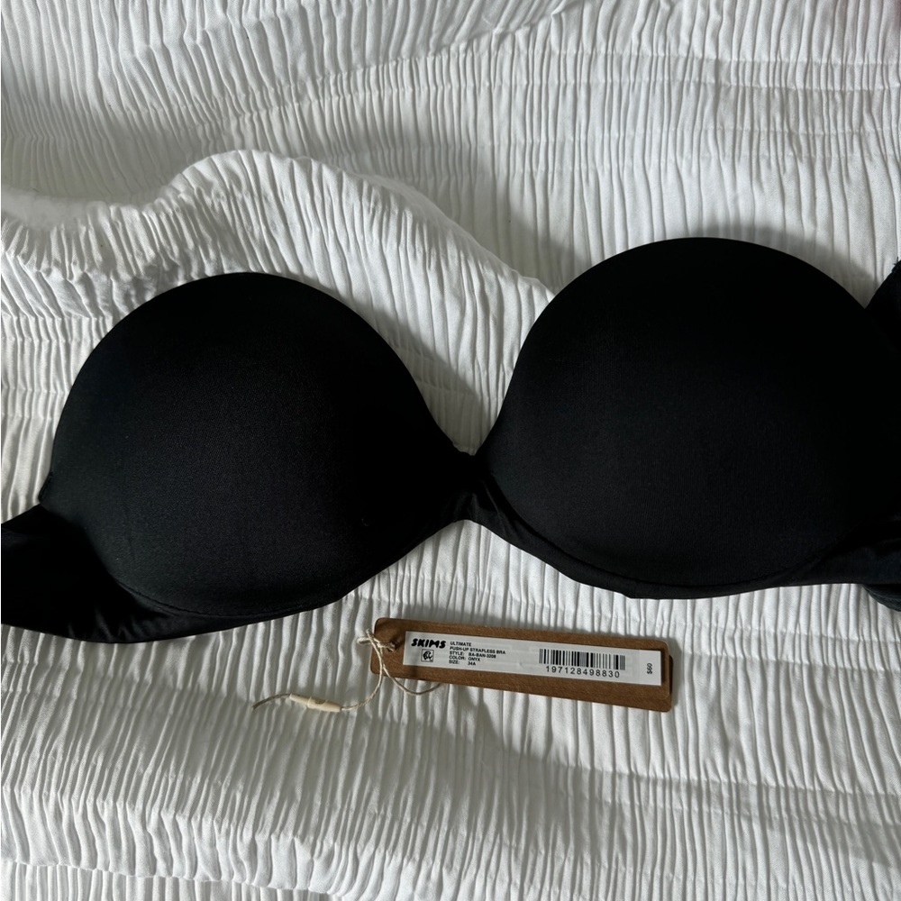 Skims strapless push up bra size 34A new w tag